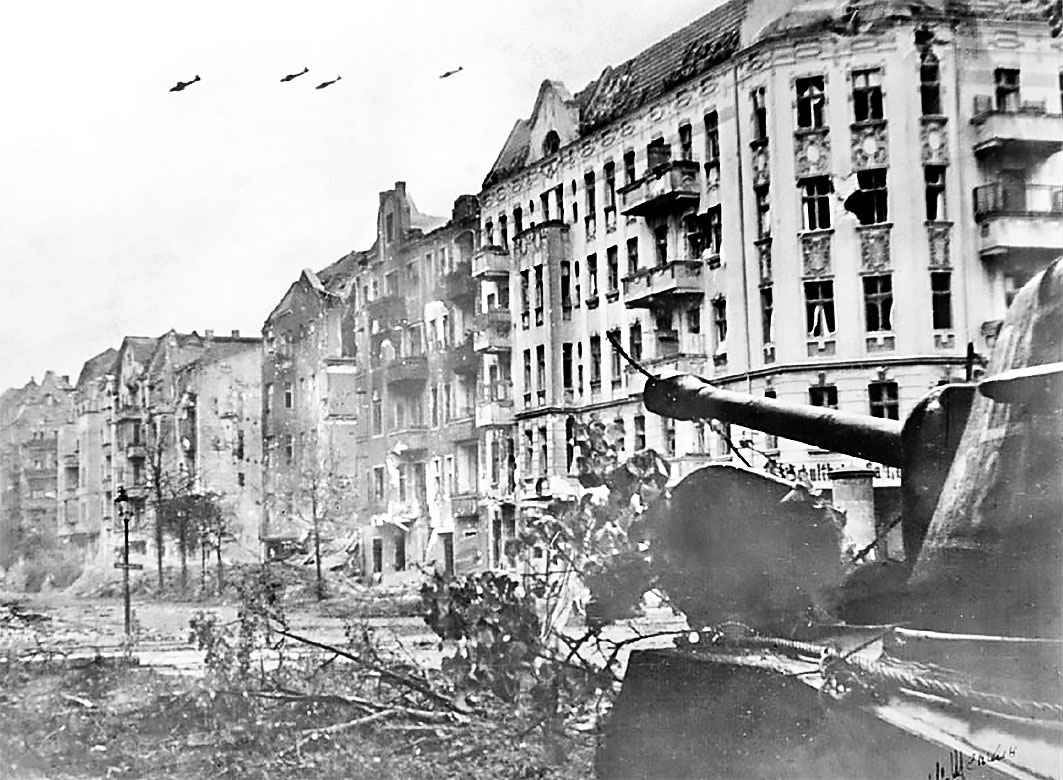11 апреля 1945 года. Берлин ВОВ 1945. Уличный бой 1945 года Берлин. Операция Берлин в 1945 году.